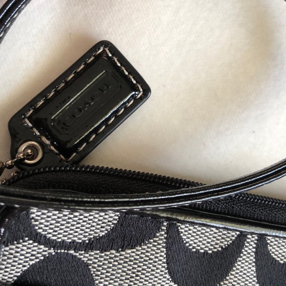 COACH small black wristlet - Picture 3 of 5